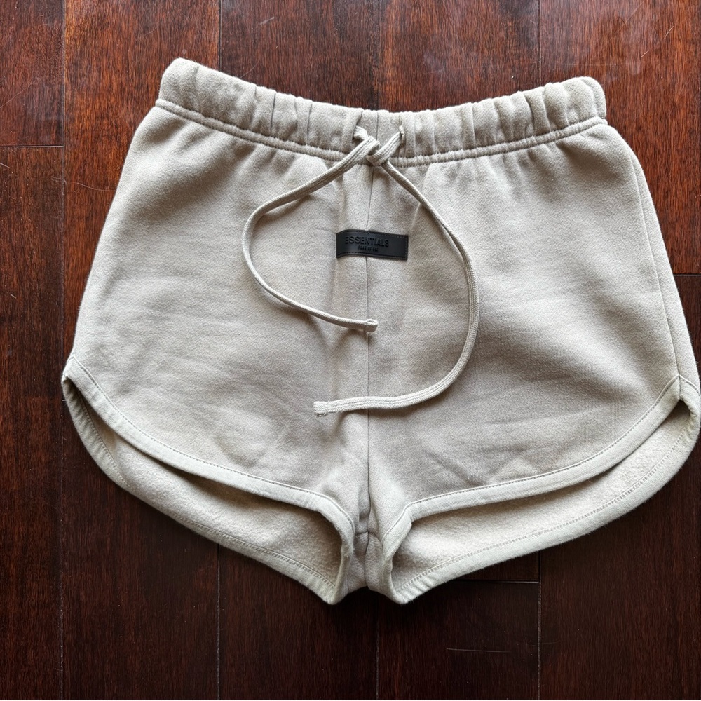 Essentials Fear of God Shorts - Small